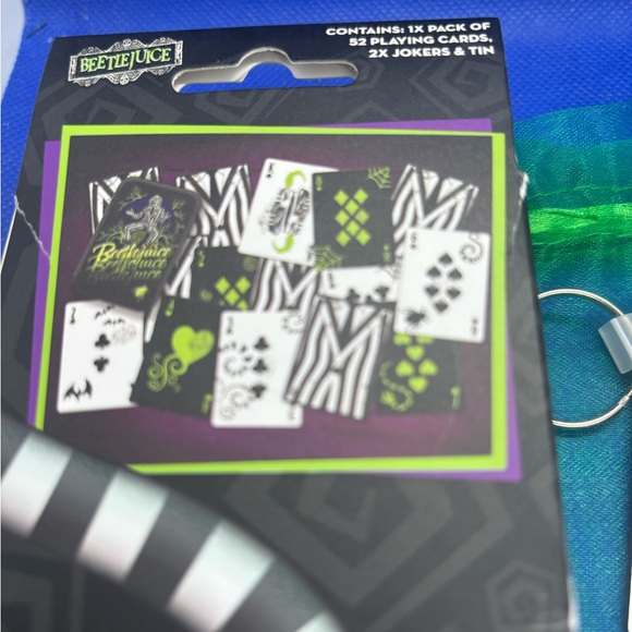Beetle Juice Playing cards and keychain - Picture 5 of 6